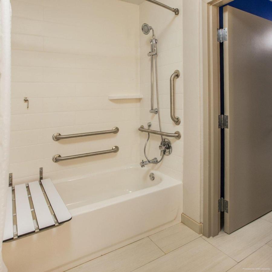 Holiday Inn Express & Suites Alpena - Downtown By Ihg Extérieur photo