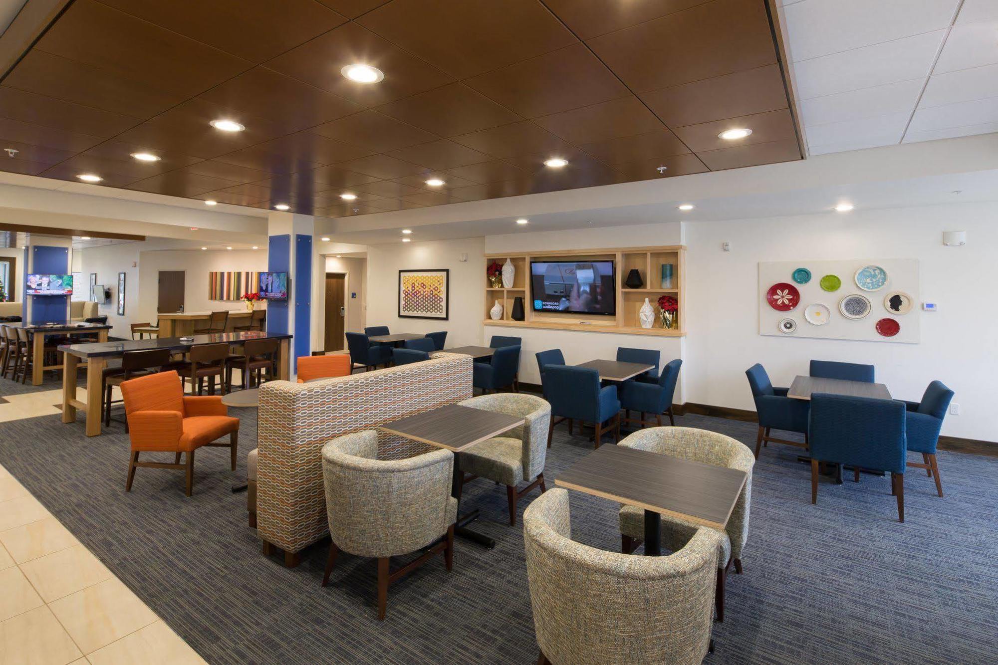 Holiday Inn Express & Suites Alpena - Downtown By Ihg Extérieur photo